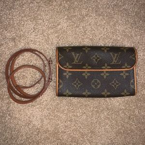 AUTHENTIC Louis Vuitton Pochette Florentine XS